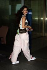 Disha Patani seen at the airport on 19 July 2023 (15)_64b7cf0657344.jpg