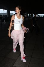 Disha Patani seen at the airport on 19 July 2023 (8)_64b7cefdaee91.jpg