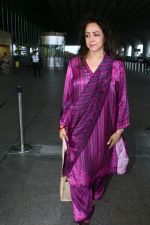 Hema Malini seen at the airport on 20 July 2023 (7)_64b8e7d042e96.JPG