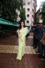 Janhvi Kapoor at the National College for Bawaal movie promotion on 24 July 2023 (20)_64be8f60da34a.jpeg
