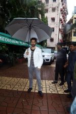 Varun Dhawan at the National College for Bawaal movie promotion on 24 July 2023 (17)_64be8f9cd58ba.jpeg