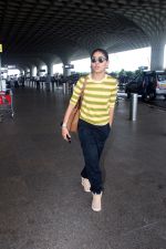 Sunidhi Chauhan seen at the airport on 25 July 2023 (13)_64bfcc8523221.JPG