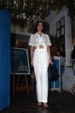 Khushi Kapoor seen outside Olive Restaurant for lunch in Bandra on 26 July 2023 (8)_64c12be96a600.jpeg