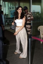 Janhvi Kapoor seen at the airport on 27 July 2023 (22)_64c23cd4648d9.jpg