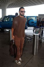 ORRY seen at the airport on 27 July 2023 (10)_64c1efdae2c19.JPG