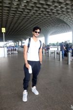 Ishaan Khattar seen at the airport on 29 July 2023 (8)_64c4e3d25094c.JPG