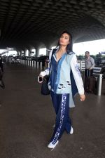 Athiya Shetty seen at the airport on 30 July 2023 (10)_64c63f7f2a446.JPG