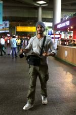 Ishaan Khattar seen at the airport on 30 July 2023 (23)_64c64332afcd1.JPG