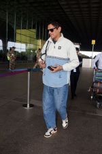 Vijay Varma seen at the airport on 1 August 2023 (16)_64c8eda5ae451.JPG