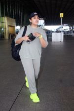 Huma Qureshi seen at the airport on 2 Aug 2023 (11)_64c9dce382918.JPG