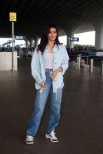 Karishma Tanna seen at the airport on 7th August 2023 (5)_64d0d4abf0bda.JPG