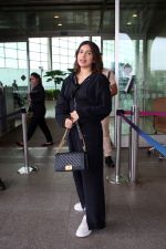 Bhumi Pednekar spotted at airport departure on 9th August 2023 (3)_64d3cca353511.JPG