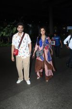 Tejasswi Prakash and Karan Kundrra Spotted At Airport Arrival on 8th August 2023 (32)_64d3408344d17.JPG