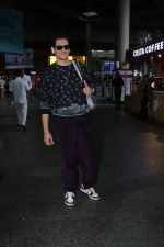 Vijay Varma Spotted At Airport on 8th August 2023 (3)_64d3471f23e90.JPG