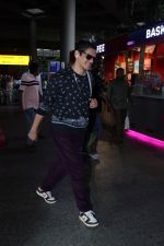 Vijay Varma Spotted At Airport on 8th August 2023 (9)_64d3472d36694.JPG