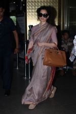 Kangana Ranaut dressed in a saree spotted at airport arrival on 10th August 2023 (19)_64d61d11eef57.jpg