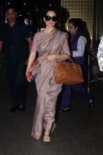 Kangana Ranaut dressed in a saree spotted at airport arrival on 10th August 2023 (23)_64d61d148ddda.jpg
