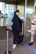 Malaika Arora spotted at airport on 10th August 2023 (16)_64d61c0852866.JPG