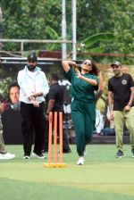 Abhishek Bachchan, Saiyami Kher, Angad Bedi playing cricket match to promote the sports movie Ghoomer on 10th August 2023 (104)_64d7117f50a16.JPG