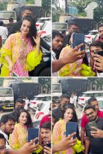 Ameesha Patel Spotted At Juhu PVR on 15th August 2023 (5)_64db81d6c97bf.jpg