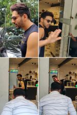 Kartik Aryan snapped at I Think Fitness in Juhu on 15th August 2023 (6)_64db7135bc230.jpg