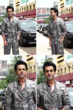 Rajkummar Rao Spotted At Desi Vibes For promotion of Guns and Gulaabs on 15th August 2023 (4)_64db8cc0be0e8.jpg