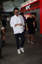 Anil Kapoor Spotted At Airport Arrival on 16th August 2023 (23)_64dc7ac14cdcb.JPG