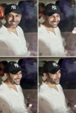 Kartik Aaryan spotted after a movie outside Gaiety Galaxy in Bandra on 16th August 2023 (3)_64dc536bade1a.jpg