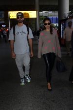 Shahid Kapoor and Mira Rajput spotted at the airport on on 16th August 2023 (12)_64dc78c2cd694.JPG