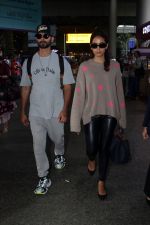 Shahid Kapoor and Mira Rajput spotted at the airport on on 16th August 2023 (16)_64dc78e8aa857.JPG