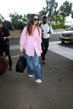 Malaika Arora Spotted At Airport Departure on 18th August 2023 (8)_64df15dd6bb7d.JPG