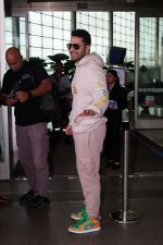 Varun Dhawan Spotted At Airport Departure on 18th August 2023 (29)_64def948ade3e.JPG