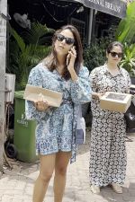 Mira Rajput Snapped at Cafe In Bandra on 20th August 2023 (16)_64e22a7720abb.jpg