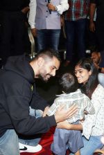 Angad Bedi celebrate Ghoomer release with differently abled kids at PVR Le Reve in Bandra on 21st August 2023 (9)_64e36fea04784.jpeg