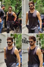 Kartik Aaryan Snapped at Javaphile on 21st August 2023 (1)_64e37c9e844e3.jpg