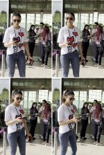 Rakul Preet Singh Spotted At Airport on 21st August 2023 (7)_64e2f6ba66534.jpg