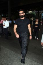 Bobby Deol Spotted at Airport Arrival on 23rd August 2023 (14)_64e616dd3fceb.JPG