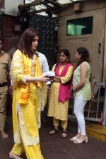 Kriti Sanon at the Siddhivinayak Temple on 26th August 2023 (7)_64e98c069acc7.jpeg