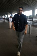 Aditya Roy Kapur Spotted At Airport Departure on 27th August 2023 (16)_64eaf8f41ef88.JPG
