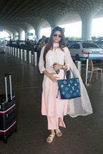 Akanksha Puri Spotted At Airport Departure on 29th August 2023 (3)_64ef1d1c05988.JPG