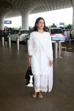 Malavika Mohanan Spotted At Airport Departure on 31st August 2023 (10)_64f0370a9056c.JPG