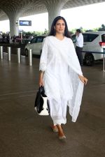 Malavika Mohanan Spotted At Airport Departure on 31st August 2023 (5)_64f036f143f70.JPG