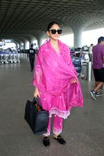 Mrunal Thakur Spotted At Airport Departure on 31st August 2023 (10)_64f03e6741f0e.JPG