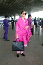 Mrunal Thakur Spotted At Airport Departure on 31st August 2023 (8)_64f03e5c68331.JPG