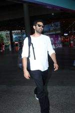 Aditya Roy Kapur Spotted at the airport on 1st September 2023 (9)_64f1c27be86f5.JPG