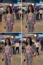 Divya Khosla Kumar Spotted At Airport Arrival on 31st August 2023 (8)_64f1b64b56d98.jpg