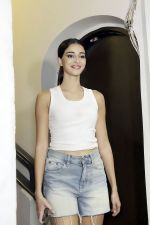 Ananya Panday Spotted at Krome Studio Bandra on 4th Sept 2023 (8)_64f7088187d87.jpg