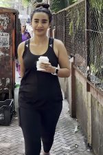 Patralekha Spotted At Bandra on 5th Sept 2023 (11)_64f6def677dcd.jpg