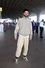 Raghav Juyal Spotted At Airport Departure on 6th Sept 2023 (17)_64f88ac819ea5.JPG
