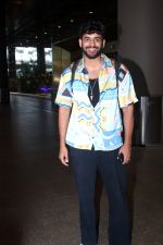 Abhishek Malhan Spotted At Airport on 7th Sept 2023 (13)_64fad8fde42ca.JPG